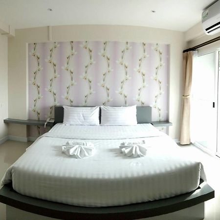 Nava Grand Hotel Rangsit Exterior photo
