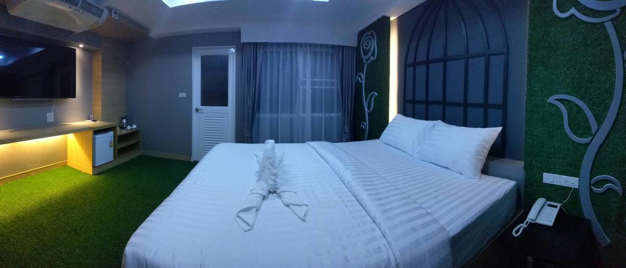Nava Grand Hotel Rangsit Exterior photo