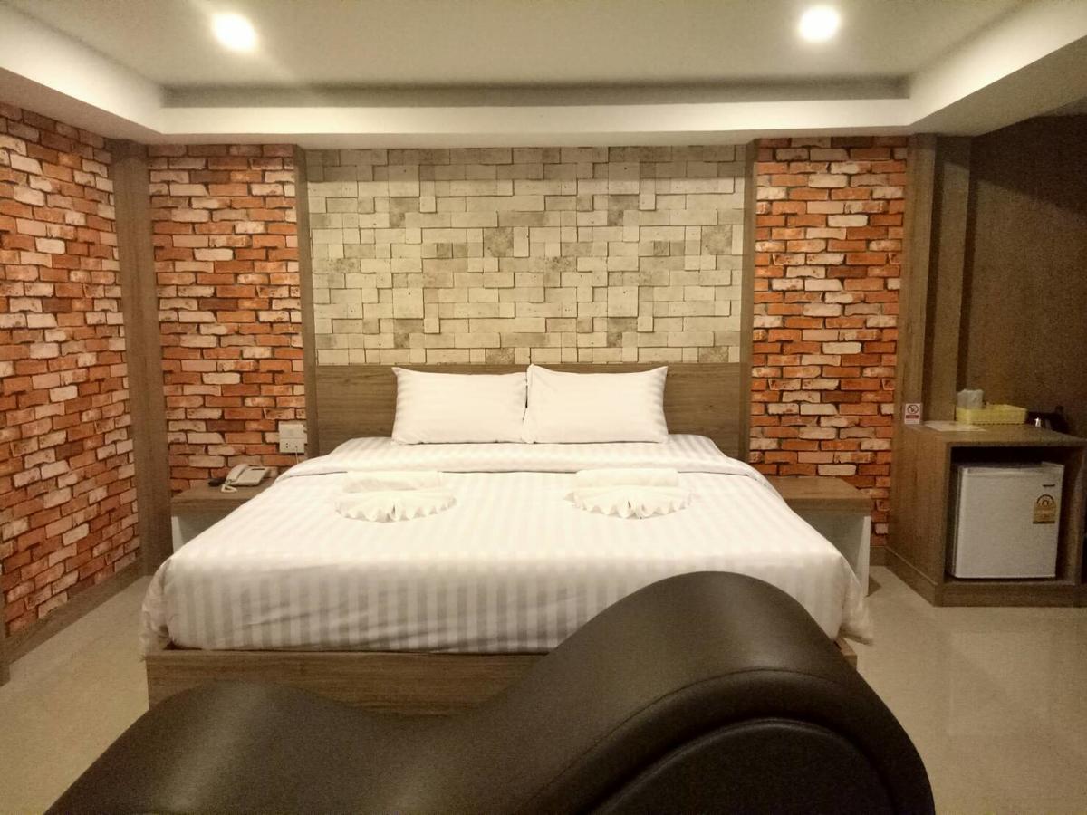 Nava Grand Hotel Rangsit Exterior photo